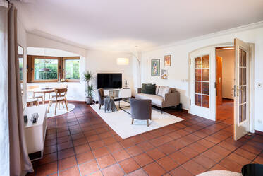 Casa bifamiliare con accesso diretto al lago