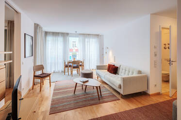 Glockenbachviertel: luminoso bilocale con balcone